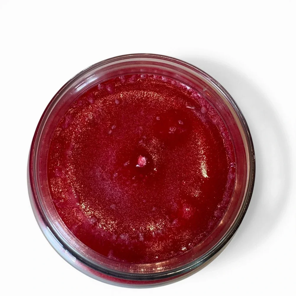 Yankee Candle Retired Fragrance True Rose Large Jar Candle 22‎ oz Red